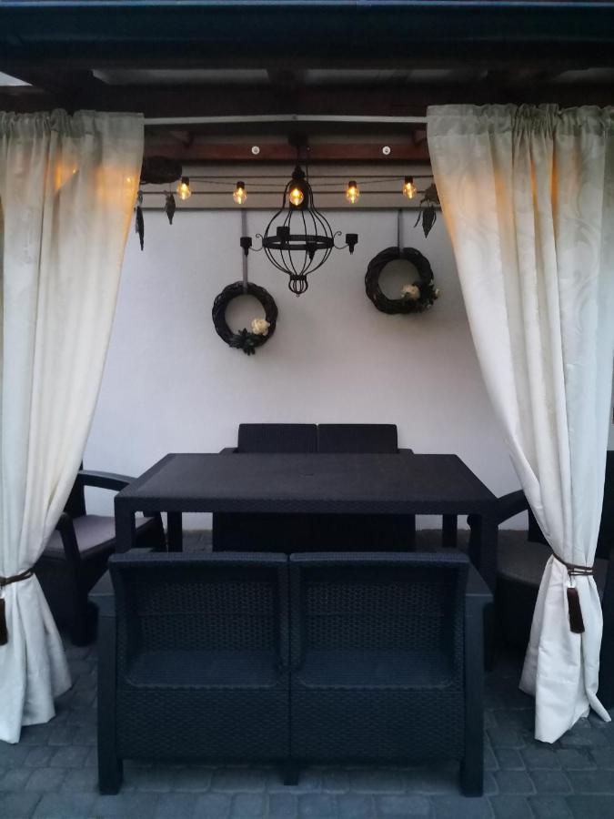 Podlaski Bon Turystyczny Emka Noclegi Apartamenty أوغستوف الغرفة الصورة